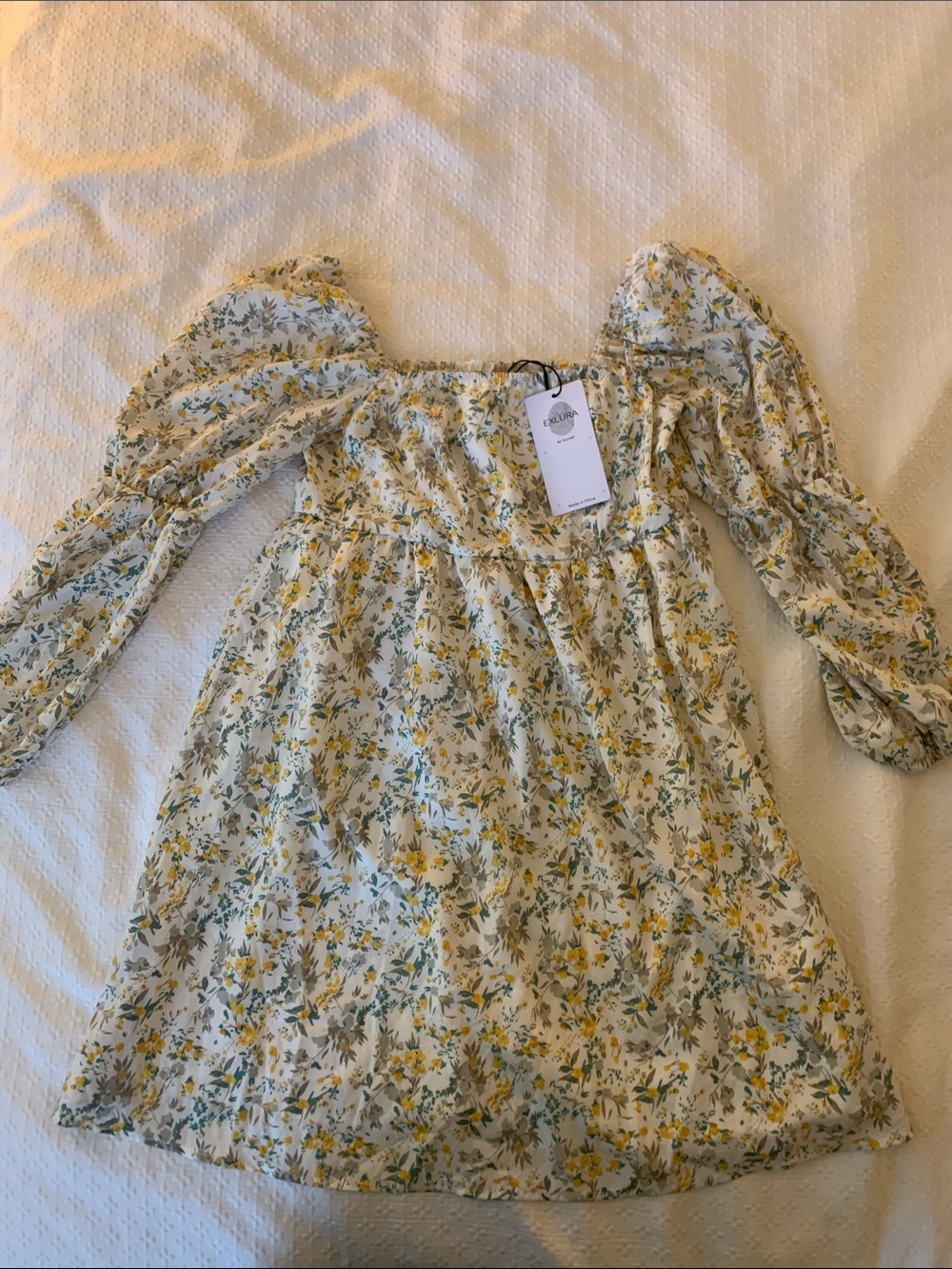 NWT Puff long sleeve dress